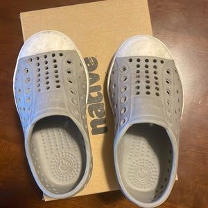 Native Jefferson size c7 toddler shoes